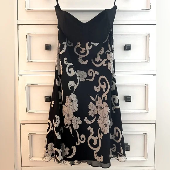 fit and flare dress white house black market White House Black Market Satin Dress Black Red Rose Fit Flare Size 0 Belted  New